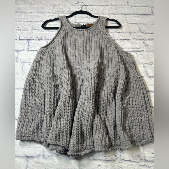 POL Gray Sleeveless Knit Sweater/Tank. Size Large. Anthropologie Brand. - Picture 5 of 9